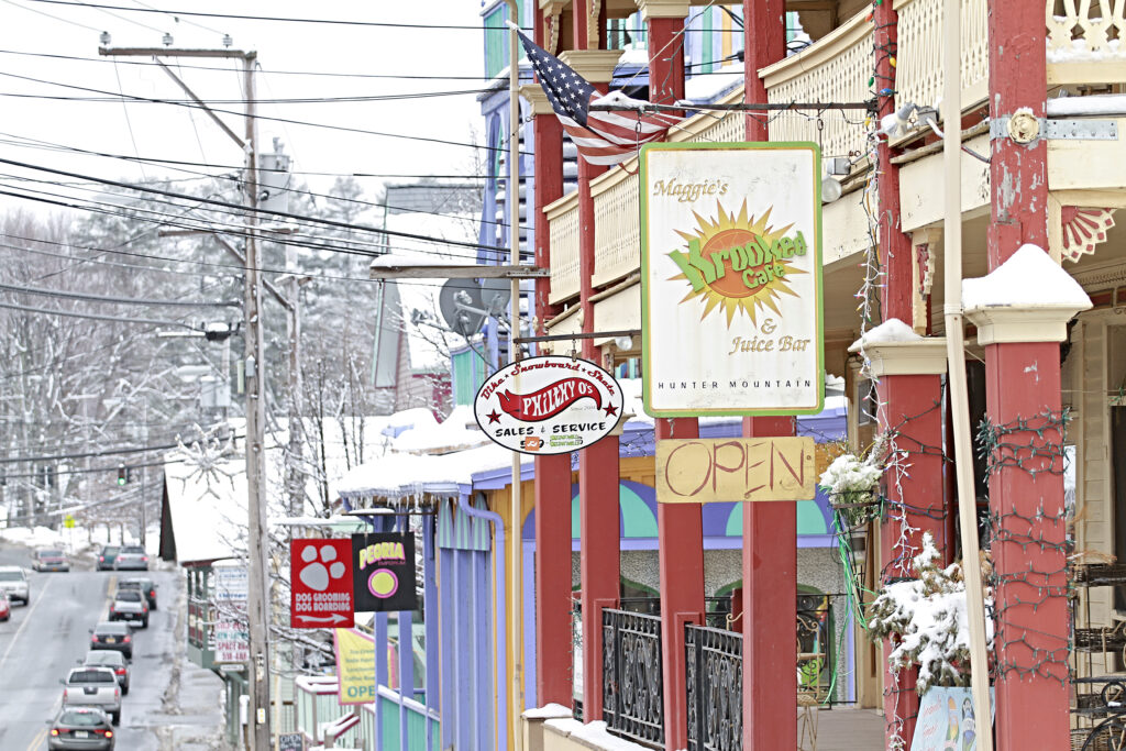 tannersville-street-winter